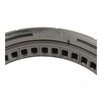 Pneu solide 35,6 x 5,125 cm avec design sans air pour vélos partagés offrant une performance anti-crevaison et un confort amélioré avec structure creuse absorbant les chocs