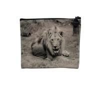 Pochette en Lin - Photo Noir et Blanc d'un Lion allongé Savane Afrique - Trousse Maquillage en Toile Aspect Lin - Porte Monnaie - 15 x10 cm