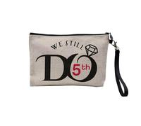 Pochette en Lin - We Still Do 5th Anniversaire de Mariage Celebration Idée Cadeau Couple Mariage - Trousse Maquillage en Toile Aspect Lin - Trousse de Toilette - 23,5 x15 cm