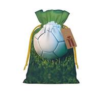 Pochettes élégantes avec cordon de serrage motif ballon de football vert sur herbe, sacs cadeaux réutilisables, parfaits pour les vacances et les fêtes