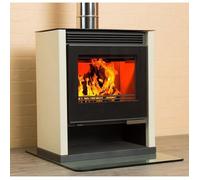 Poêle à bois V05 Rubin Lux - 13 kW avec panneaux latéraux peints couleur ivoire et grande fenêtre panoramique frontale