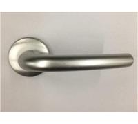 Poignée de sécurité Kit de fixation en aluminium argent F1 pour porte blindée interieur Q8 rosette diamètre 55 pièces 1 serrure, vous pouvez monter la poignée avec ou sans ressort de retour.