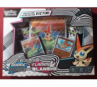 Pokémon : Collection Illustration Unys - Victini (1 Carte Promo Brillante entièrement illustrée, 4 boosters et 1 Carte Promo Grand Format Brillante « Illustration Rare ») du JCC Pokémon