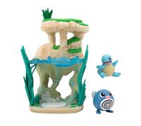 Pokémon Select Environment Paysage Marin - Ensemble Multi-Niveaux de 15 cm avec Deux Figurines de Bataille de 5 cm