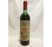 pomerol petrus 1980 (b2) - une bouteille de vin rouge de bordeaux