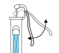 Pompe à bras en fonte murale