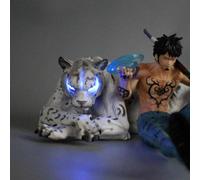 Pop39587-A - Figurine One Piece Gk Trafalgar D Water Law De 11 Cm, Figurine Articulée, Phosphorescente, Idéale Pour Décorer Un Bureau, Un Jouet, Un Cadeau D'anniversaire