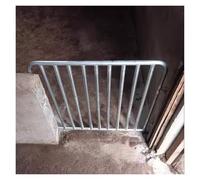 Portail de porcherie Portail de clôture agricole Acier galvanisé Porte d'enclos à bétail Barrière anti-fugue Portails pour porcheries d'engraissement(W65xH105cm/25.6x41.3in)