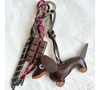 Porte-clés de baseball personnalisé en forme de chien teckel en chocolat, accessoire de sac suspendu en forme de lanière tressée. Cadeau de Noël au crochet "J'aime mon petit ami" pour la Saint-Valenti