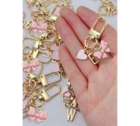 Porte-clés lettre papillon rose, porte-clés de couple en alliage, accessoire de sac à dos, porte-clés pendentif en alliage à la mode avec mousqueton, porte-clés lettre personnalisé, convient pour sac 
