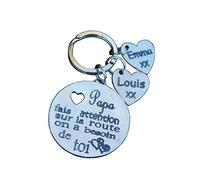 Porte Clés Personnalisé, Papa Fais Attention Sur La Route, On A Besoin de Toi, Cadeau Papa Personnalisé. Fait Main en Étain - Les Étains de Jumilhac. (2 prénoms)
