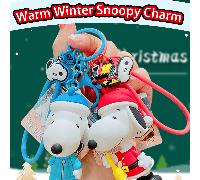 Porte-clés Snoopy, adorable figurine 3D avec bonnet de Père Noël et bonhomme de neige, ruban adhésif souple en PVC, texture lisse et couleurs riches, idéal pour les sacs, les clés et les cadeaux de No