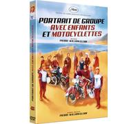 Portrait de groupe avec enfants et motocyclettes