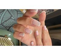 Pose de vernis semi permanent sur les pieds avec beauté des mains russe