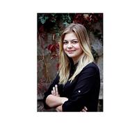 Poster sur toile Singer Louane Emera 2 - Décoration murale pour salon, chambre à coucher - Sans cadre : 30 x 45 cm