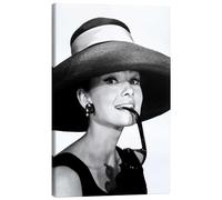 Posterlounge Audrey Hepburn en tenue d'été Tableau sur toile de Celebrity Collection 70 x 100 cm Noir et blanc Tableaux Décoration murale