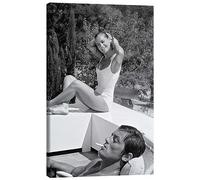 Posterlounge Romy Schneider et Alain Delon, La Piscine, 1968 Tableau sur toile 40 x 60 cm Noir et blanc Tableaux Décoration murale