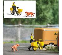 Postier avec vélo postal, poursuivi par un chien - Busch 7885, H0 1/87