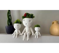 Pot de fleurs Kodama assis avec décoration de tête - Pot d'intérieur inspiré du Studio Ghibli - Joli pot de fleurs succulentes pour la maison ou comme cadeau (taille M)