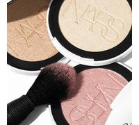 Poudre illuminatrice haute performance NARS, poudre de surligneur à effet lumineux ™ Blush lumineux, blush nacré
