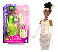 Poup e mannequin Tiana de la marque Mattel Disney Princess Toys avec 2 looks, 9 accessoires, 2 corsages clipser et 2 jupes, 2 histoires en 1 in