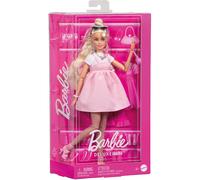 Barbie Deluxe Style Poupée Barbie en tenue tendance Barbiecore, avec chevelure blonde coiffée en chignon haut, robe rose pastel avec grand nœud et accessoires tels que des collants résille, HYV27