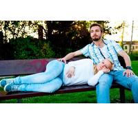 Pour 3 à 5 personnes: Séance photo en extérieur ou en studio d’1h et livraison de 4 photos