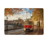 Prague Tram in Black and White Tapis 150 x 100 cm, Doux et Antidérapant | Tapis 150 x 100 cm avec surface douce; se place facilement près du lit ou du canapé; pour chambre d'amis et coin lecture