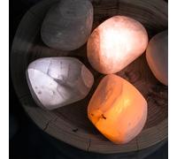 PRANSITO Cobblestone - Petite Lampe LED unique, Lumière de Chevet Décor Sans Fil Rechargeable, Lumière d’Ambiance Design en Sélénite Naturelle maison à Changement de Couleur, Idéal Cadeau Fête