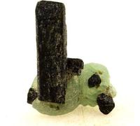 Prehnite + épidote 73,0 carat(s)