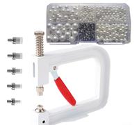 Presse à perles portable conçue pour faciliter les travaux manuels avec diverses perles blanches