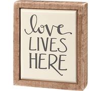 Primitives By Kathy 113342 Love Lives Here Mini Box Pancarte en bois Longueur 8,9 cm