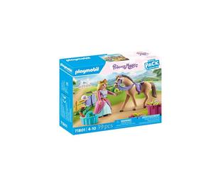 Princesse cavalière avec cheval