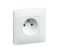 Prise de courant 2 P + T complet Essensya