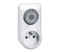 Programmateur ménager journalier avec fiche 2P+T et socle 2P+T 16A