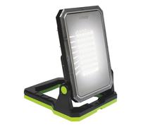 Projecteur de chantier LED rechargeable portable magnétique pliable Luceco avec crochet et chargeur portatif 1300lm