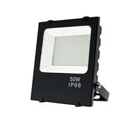 Projecteur LED SMD 50 W 110 lm/W couleur 3000 K, idéal pour l'éclairage extérieur et les événements, fournissant une lumière chaude et efficace.