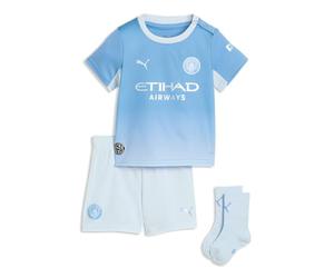 PUMA Kit domicile bébé Manchester City 2026/27 - Bleu | Ensemble officiel 3 pièces; maillot, short et chaussettes; dryCELL évacue l'humidité; coupe régulière; tissu respirant