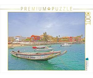 Puzzle · À Gorée, l'ancienne île aux esclaves située près de Dakar, au | Sénégal · Bateaux de pêche au Sénégal · 1000 pièces · Format assemblé 64 × 48 cm · CALVENDO Puzzle