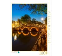 Puzzle · Amsterdam Keizersgracht : Une Idylle en soirée | Une ambiance charmante au cœur historique de la ville · 2000 pièces · Format assemblé 90 × 67 cm · CALVENDO Puzzle