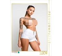 Puzzle CALVENDO Puzzle érotique avec Melissa - nu tatoué dans un short blanc, mi
