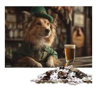 Puzzle carré de 500 pièces représentant Un Chien Portant Un Chapeau Vert dans Un Bar, en Bois, pour Adultes. Jeu éducatif et ludique. Dimensions : 52 x 38 cm.