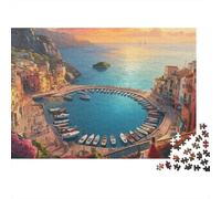 Puzzle Circulaire de 1000 pièces représentant Un Port de Village côtier, avec des Bateaux et Une Falaise. Jeu éducatif pour Adultes, décoration élégante Dimensions : 38 x 26 cm.