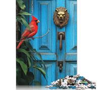 Puzzle de 1000 pièces représentant un oiseau cardinal rouge et un lion heurtoir sur la porte pour adultes et adolescents. Puzzle pour adultes et adolescents à partir de 12 ans. 38 x 26 cm/1000 pièces.