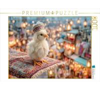 Puzzle · des Poussins sur Un Tapis Volant au-Dessus d'un Bazar Oriental | Un poussin curieux coiffé d'un bonnet flotte sur un tapis… · 1000 pièces · Format assemblé 64 × 48 cm · CALVENDO Puzzle