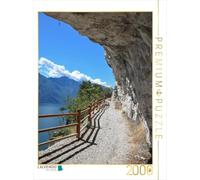 Puzzle · L'ancienne Route de Pona près de Riva | L'ancienne route de Ponal près de Riva del Garda, au bord du… · 2000 pièces · Format assemblé 90 × 67 cm · CALVENDO Puzzle