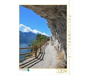 Puzzle · L'ancienne Route de Pona près de Riva | L'ancienne route de Ponal près de Riva del Garda, au bord du… · 2000 pièces · Format assemblé 90 × 67 cm · CALVENDO Puzzle