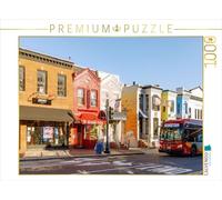 CALVENDO Puzzle Maisons et Bus colorés dans la Rue Wisconsin - Georgetown, Washington, D.C. | 1000 pièces de Taille de la Pose 64 x 48 cm Puzzle Photo pour des Heures heureuses