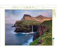 Puzzle · Múlafossur | Múlafossur est une chute d'eau emblématique des îles Féroé · 1000 pièces · Format assemblé 64 × 48 cm · CALVENDO Puzzle
