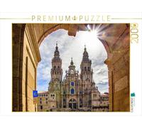 Puzzle · Saint-Jacques-de-Compostelle - La Destination Tant attendue en | ligne de mire · Sur le chemin de Saint-Jacques-de-Compostelle · 2000 pièces · Format assemblé 90 × 67 cm · CALVENDO Puzzle